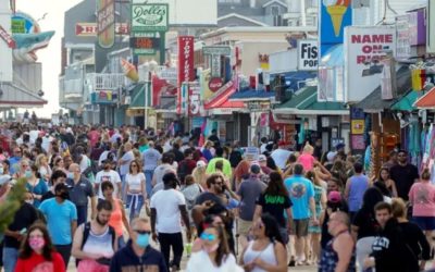 新闻 | 疯狂！因假期大量人群出门或引起冠状病毒病例未来激增！大使馆提醒中国公民注意美方出境检查！