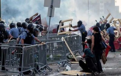 因警察暴力执法！美国发动大规模骚乱活动！