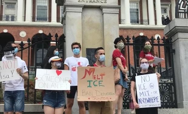 重磅！美国政府同意撤销针对国际学生的签证禁令！
