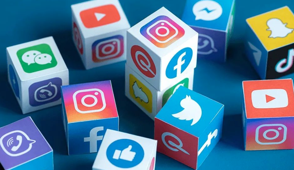 经常在社交媒体上自我宣传更有可能收到高薪的工作！现在求职也要立人设了？