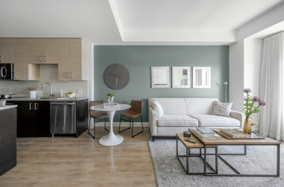 奇葩租房吓坏评论区，床位里塞床位，真·抬头不见低头见